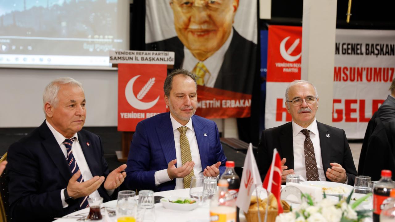 Yeniden Refah Partisi Genel Başkanı Erbakan, Samsun'da partililerle bir araya geldi