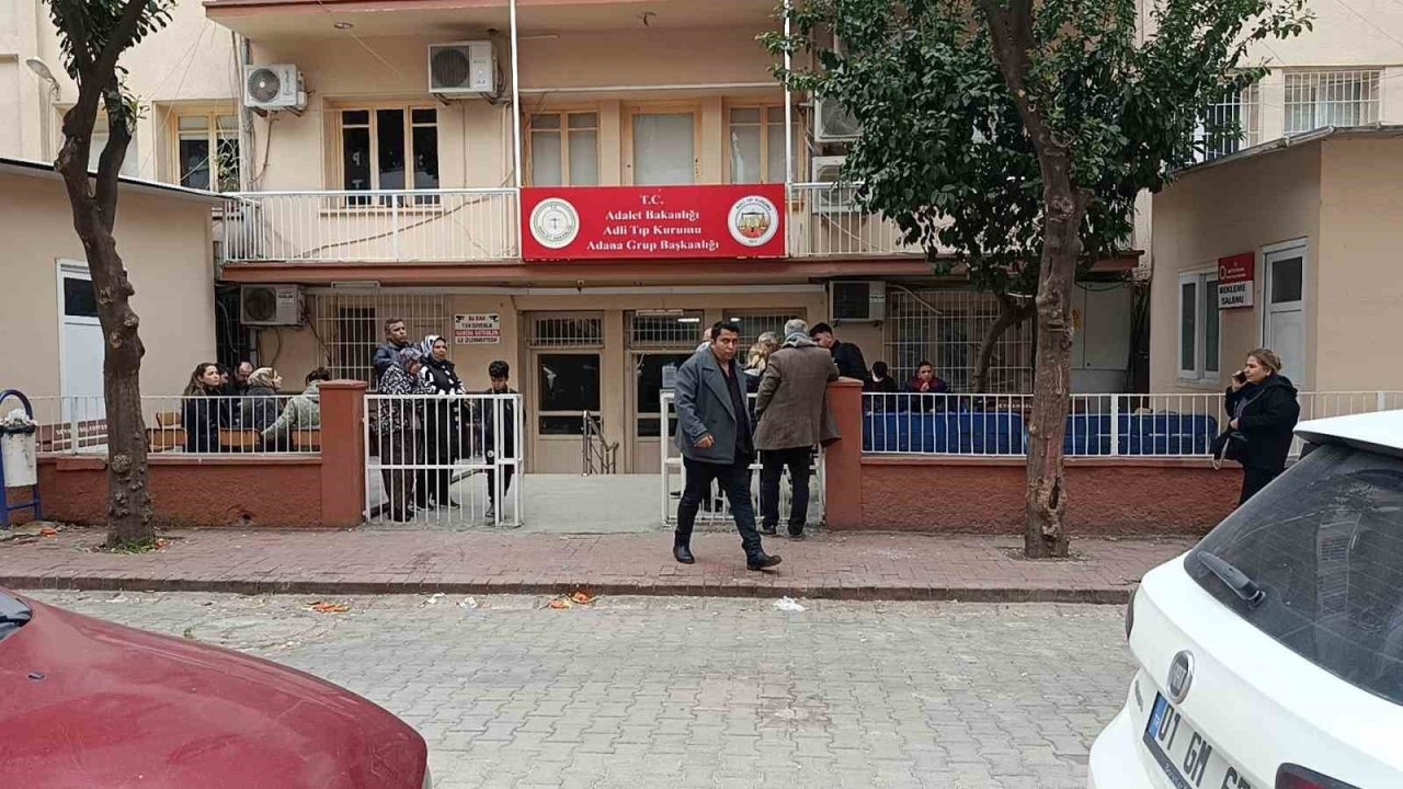 Yol kesip bıçakla saldırdılar: 17 yaşındaki çocuk öldü, 2 ağabeyi yaralandı