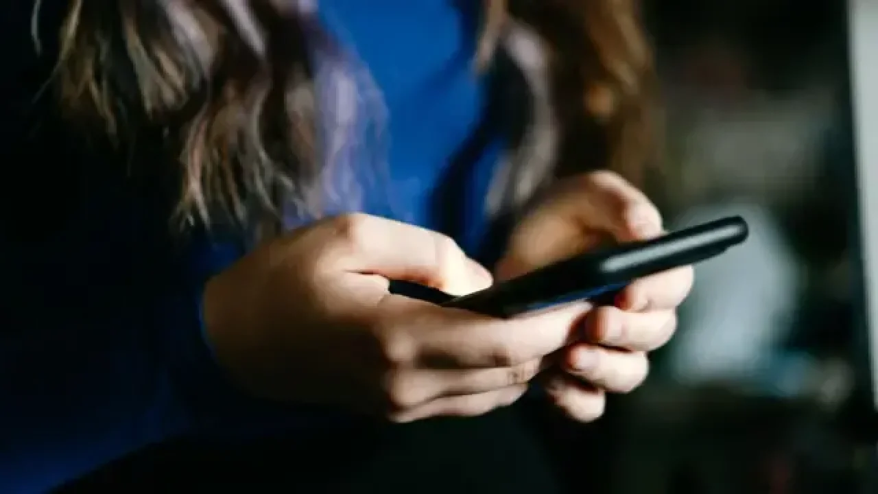 15 yaş altı sosyal medya yasaklandı mı?