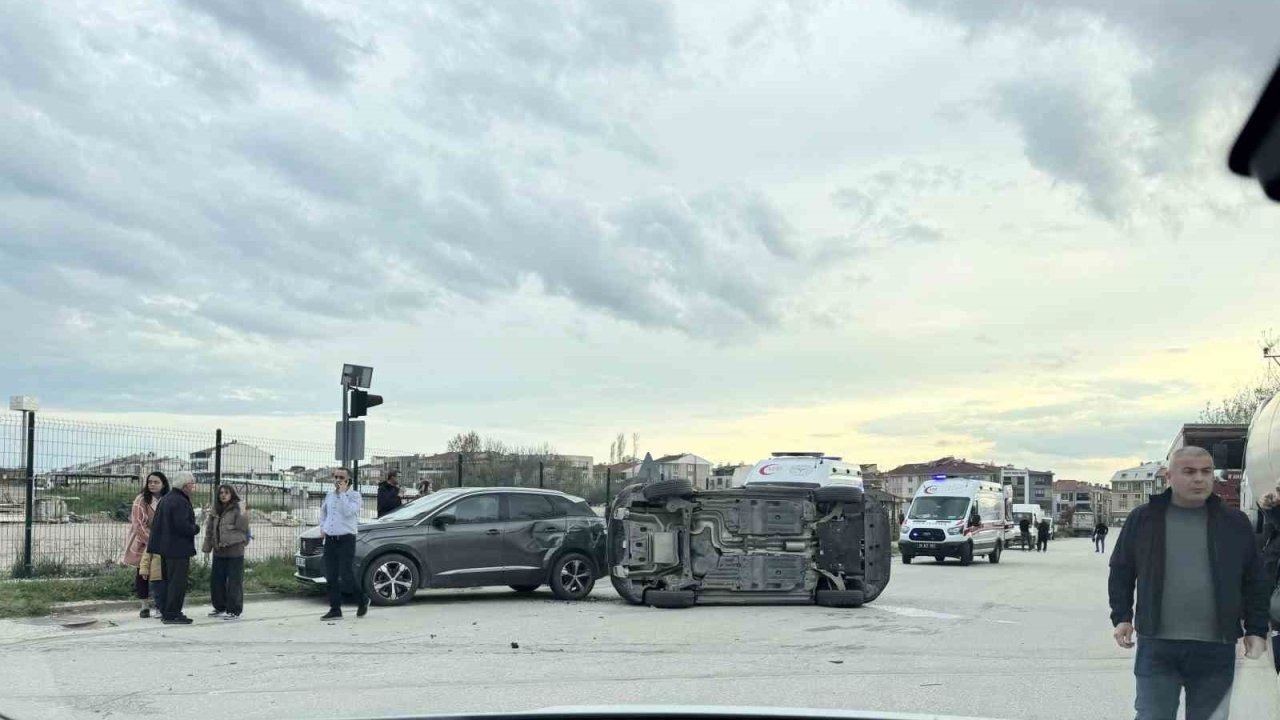 4 aracın karıştığı kazada 7 kişi yaralandı