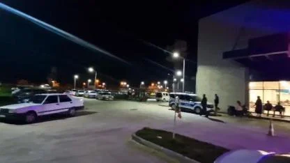 4 çocuk annesi kadını öldürdü, ardından bileklerini kesti