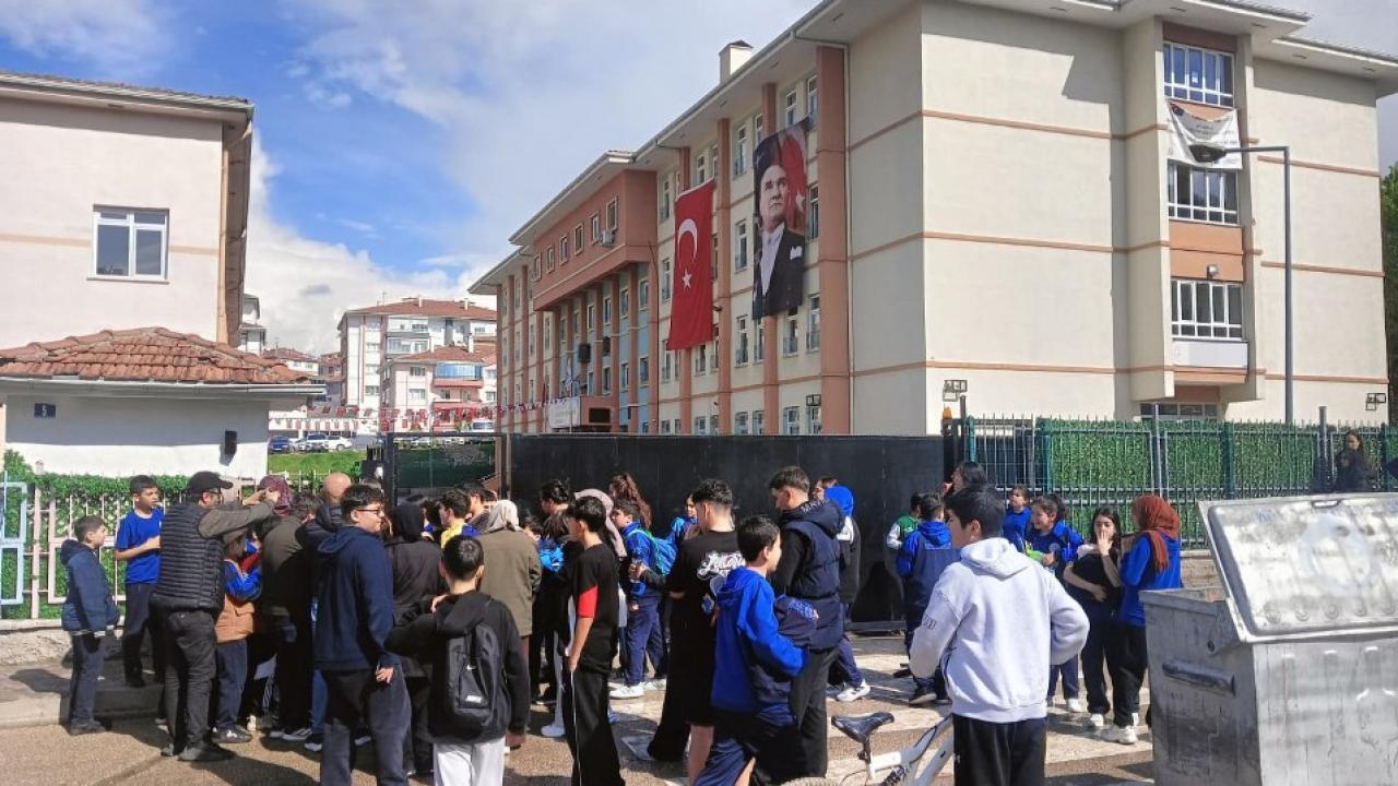 5. sınıf öğrencisi okula tabanca getirdi! Aile bireyleri gözaltına alındı!