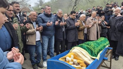 Gölette boğulan çocuk gözyaşlarıyla son yolculuğuna uğurlandı