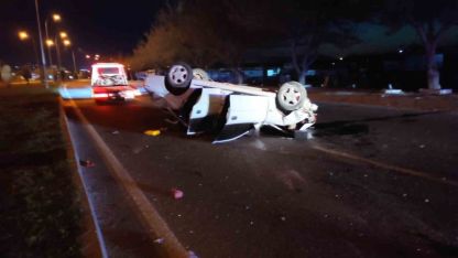 Otomobiller çarpıştı: 2 ölü, 5 yaralı