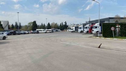 Lastik fabrikasında makineye sıkışan işçi can verdi