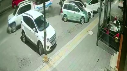 Polisin dur ihtarına uymayan sürücü, ortalığı savaş alanına çevirdi