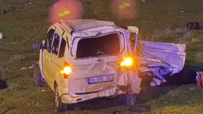 Araç şarampole yuvarlandı: 1 ölü, 1 ağır yaralı