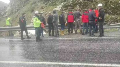 Beton mikseri dereye uçtu! Sürücü kayboldu