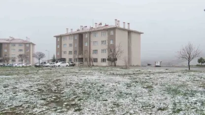 Ankara'da kar ve karla karışık yağmur etkili oldu