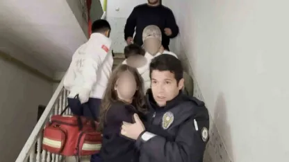 5 katlı apartmanda yangın paniği, bina tahliye edildi