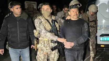 Polis ekiplerine pompalı tüfekle ateş açıldı