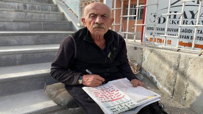 Güneş panelini tamir etmek isterken canından oldu