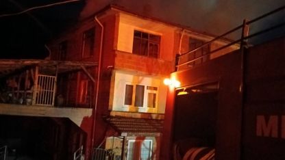 3 katlı binada yangın çıktı