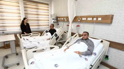 Hasta, doktoruna böbreğini verdi