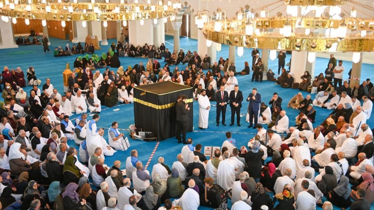 950 hacı adayı kutsal topraklara uğurlandı