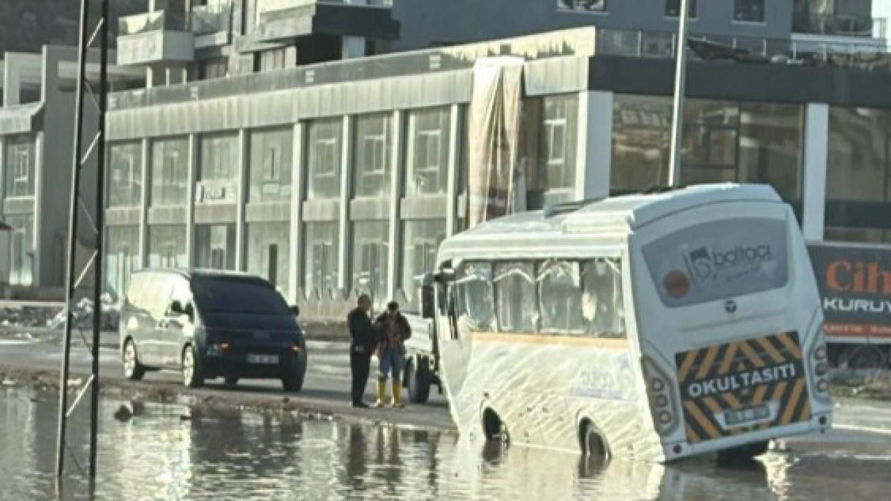 Ankara’da sağanak hayatı felç ettti