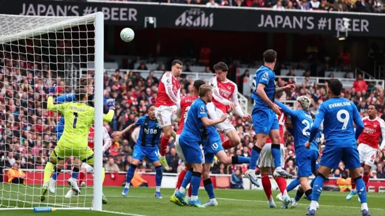 Arsenal'a şampiyonluk yolunda büyük çelme!