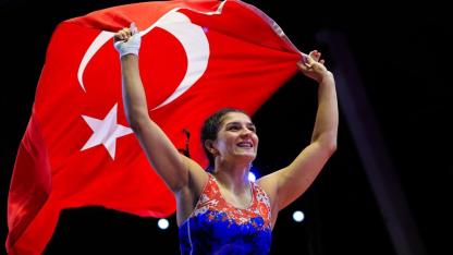 Avrupa Güreş Şampiyonası’nda  rakibi sakatlanan Nesrin Baş şampiyon oldu