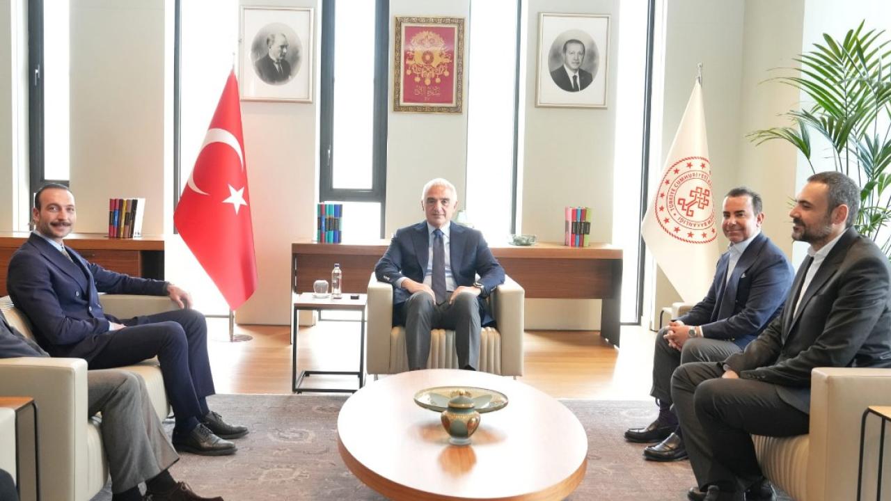 Bakan Ersoy'dan, oyuncu Görkem Sevindik'e destek