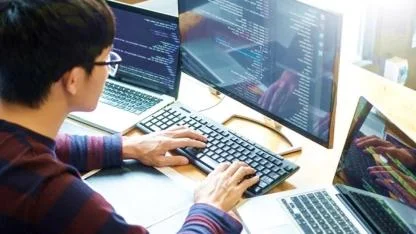 Bilgisayar programcısı nedir, ne iş yapar, ne kadar maaş alır?