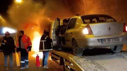 Bolu Dağı Tüneli'nde araç alev alev yandı!