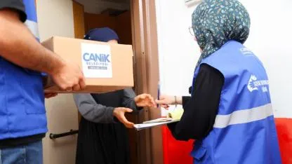 Canik Belediyesi kapı kapı gönüllere ulaşıyor