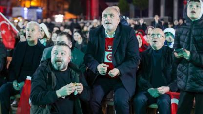 Canik'te dev ekranla milli maç coşkusu yaşandı