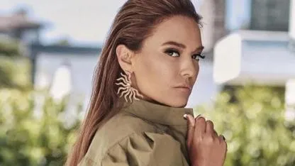 Demet Akalın kimdir? Demet Akalın kaç yaşındadır?