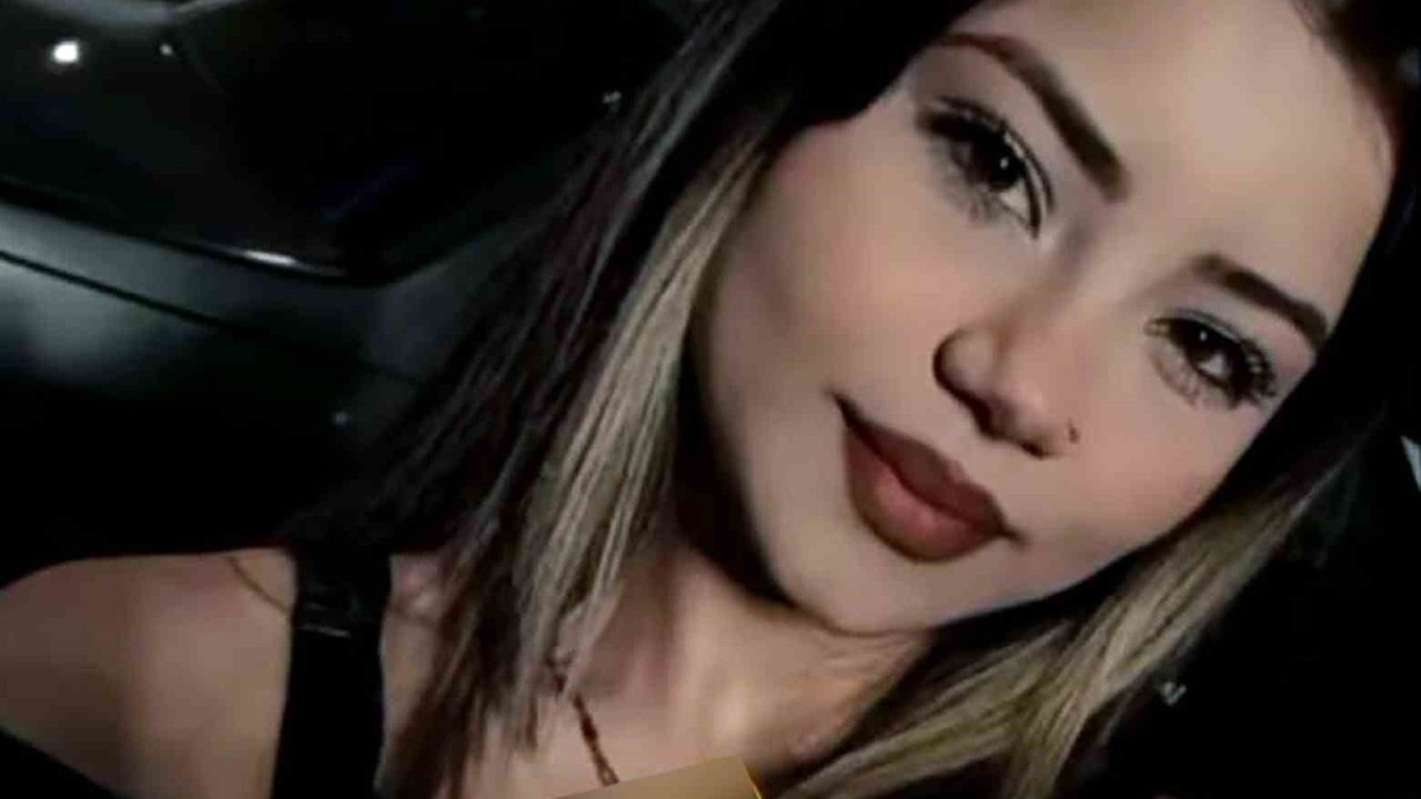 Devrilen motosikletteki kız çocuğu öldü