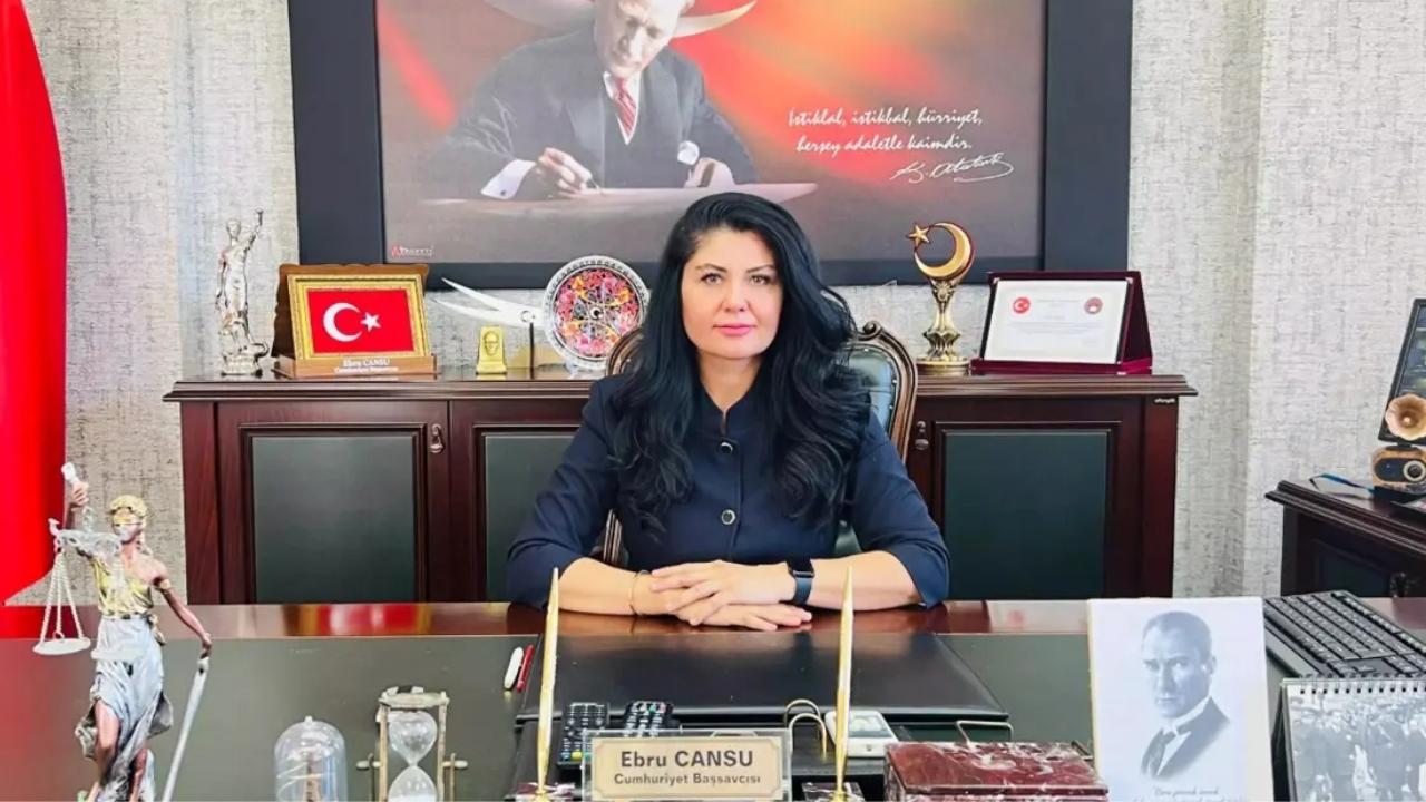 Ebru Cansu kimdir?