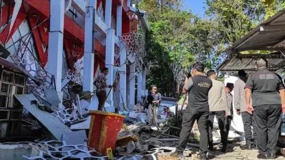 Endonezya'da 7.4 büyüklüğünde deprem: 1 kişi öldü