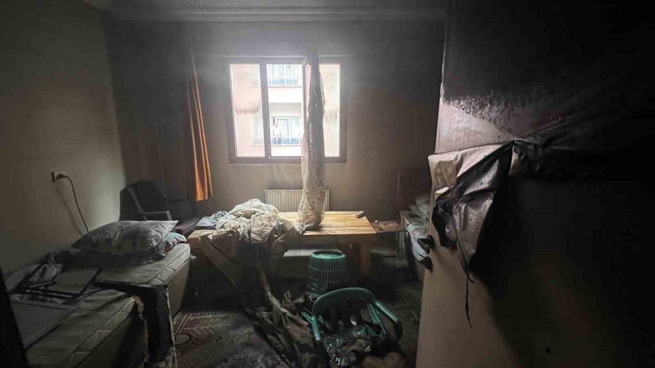 Evini ateşe veren şahıs yakalandıktan sonra kalp krizinden öldü