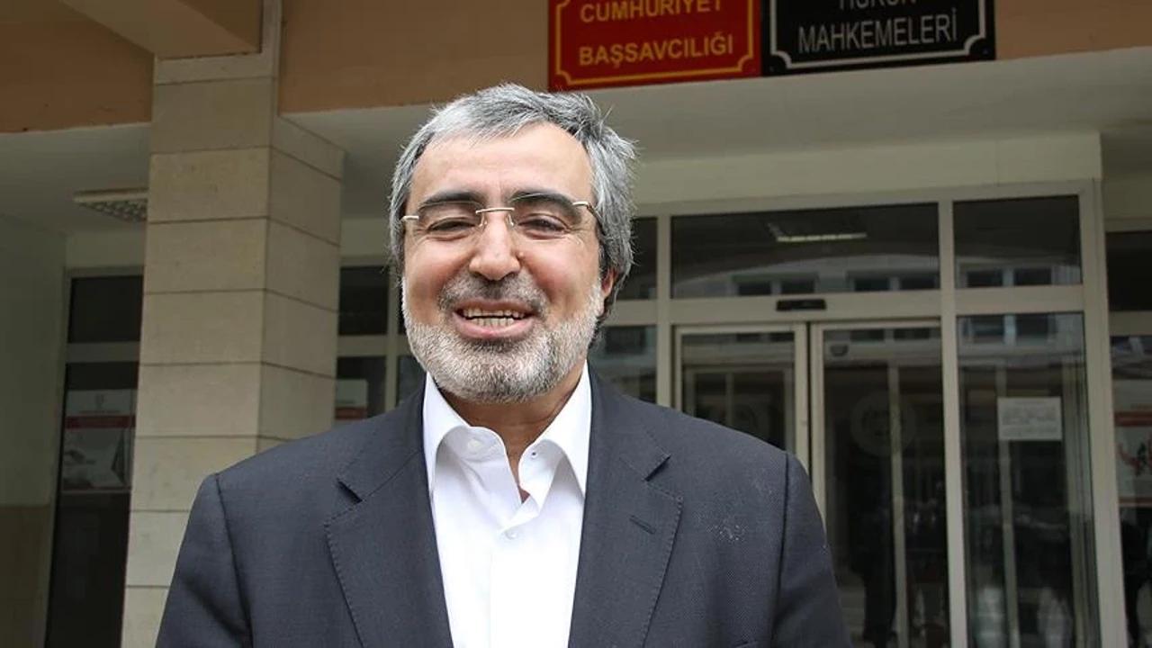 Fadıl Akgündüz annesinin cenazesine katıldı, Fadıl Akgündüz kimdir?