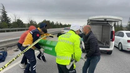 Feci kaza! Kontrolden çıkan araç yan yattı! 1 ölü, 2 yaralı