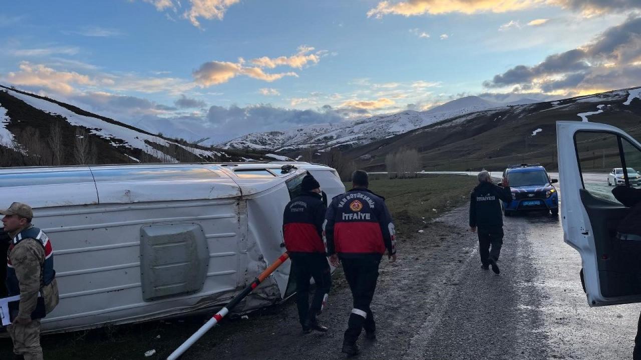 Feci kaza! Minibüs takla attı: 11 yaralı