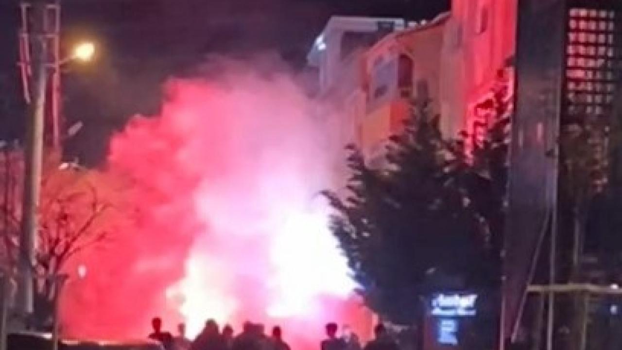Fenerbahçe-Beşiktaş derbisi sonrası taraftar kavgası