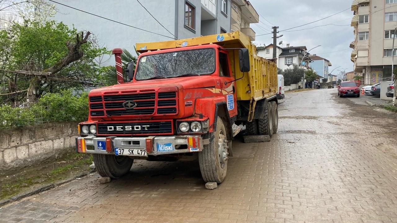 Freni boşalan kamyon dehşeti yaşattı! Yaşlı adam feci şekilde öldü