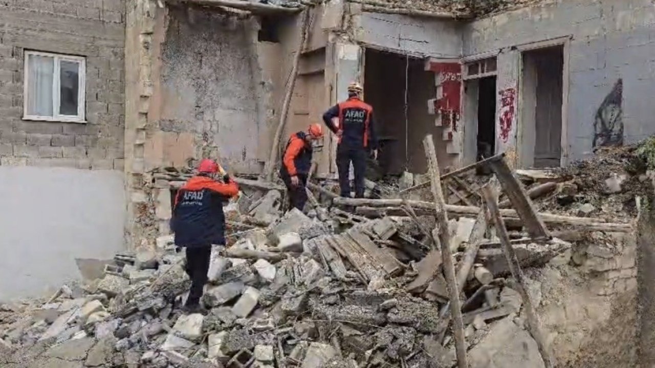 Gaziantep’te yoğun yağış sonrası bina çöktü: 2 yaralı