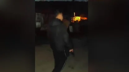 Görüntüler sosyal medyada gündem oldu! Uzun namlulu silahla sokakta dolaşan şahıslar yakalandı