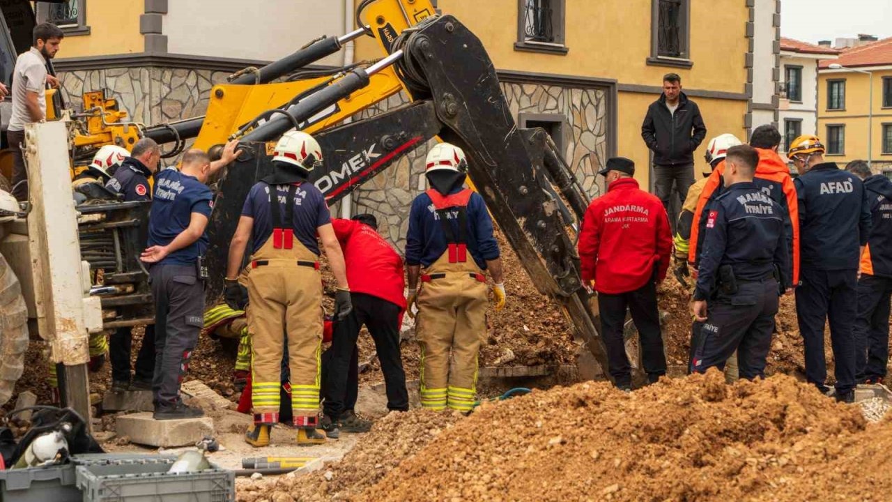 Hayatını kaybeden Ramazan Küren'in cansız bedeni göçük altından çıkarıldı