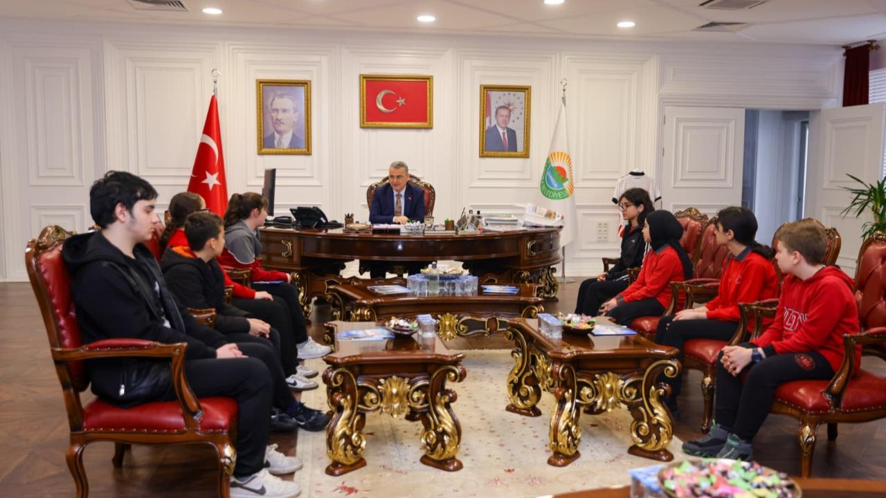 İhsan Kurnaz Diyarbakırlı misafirleri ağırladı