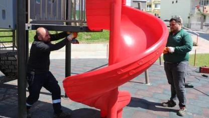 İlkadım'da parklar yaz ayına hazırlanıyor