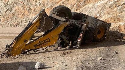 İş makinesinin altında kalan operatör hayatını kaybetti