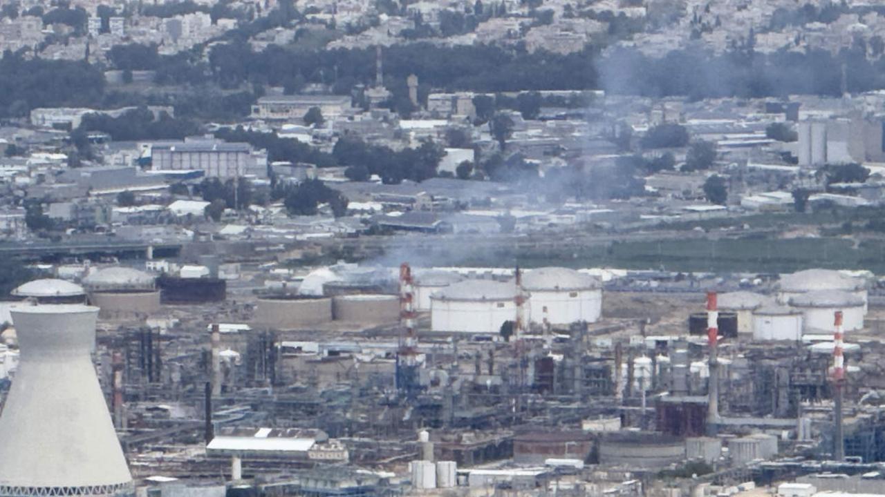 İsrail ordusu, Hizbullah'a ait olduğunu ileri sürdüğü 2 akaryakıt istasyonunu vurdu