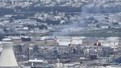 İsrail ordusu, Hizbullah'a ait olduğunu ileri sürdüğü 2 akaryakıt istasyonunu vurdu