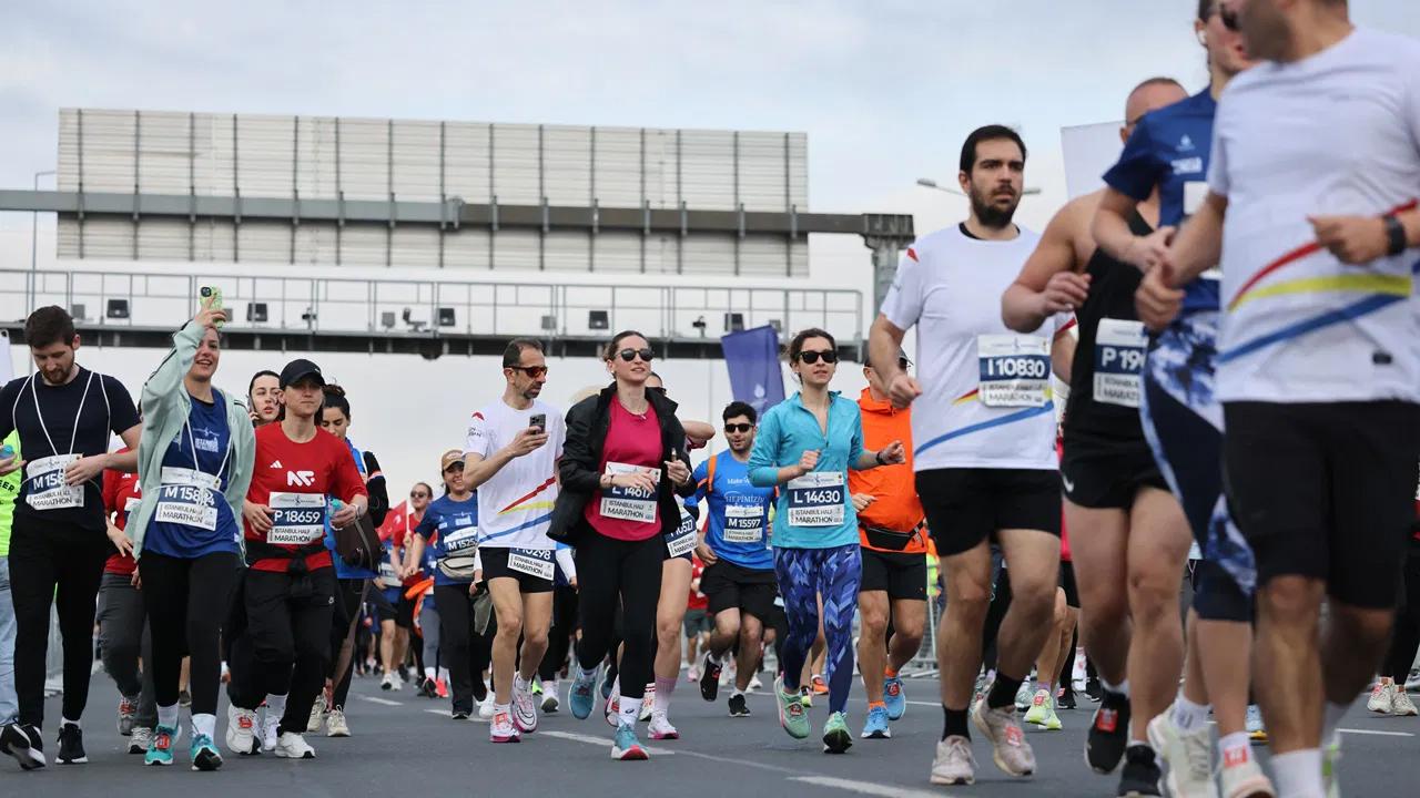 İstanbul'da hangi yollar trafiğe kapatılacak? 21'inci İstanbul Yarı Maratonu başlıyor!