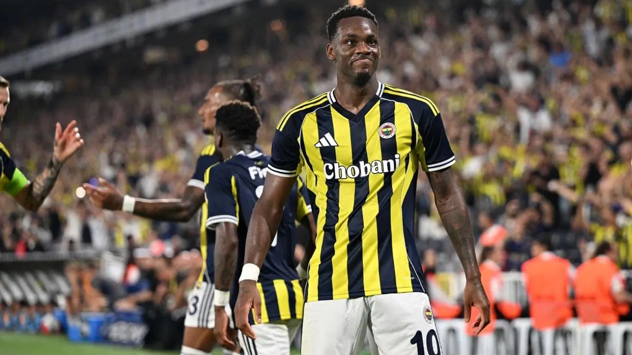 Jhon Duran'dan olay hareket!