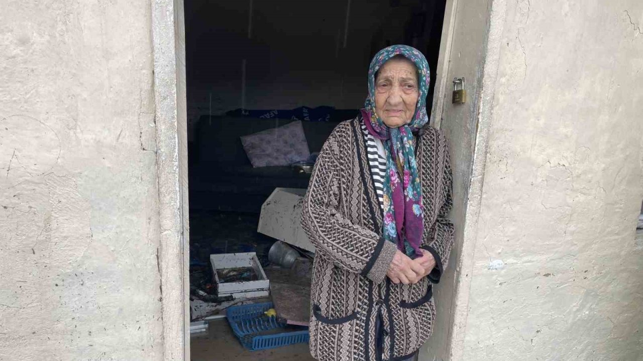 Kadirli’de sel felaketi: Evler ve iş yerleri sular altında kaldı