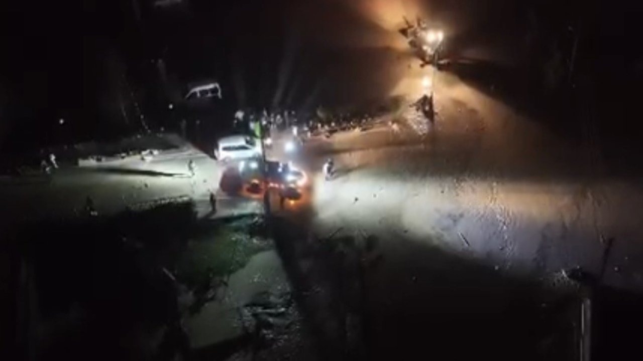 Kadirli'de sele kapılan araçtaki 2 kişi hayatını kaybetti