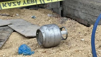 Kafasına mutfak tüpü düşen işçi hayatını kaybetti